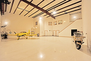 108 Aces Alley, Commercial Hangar in Spruce Creek