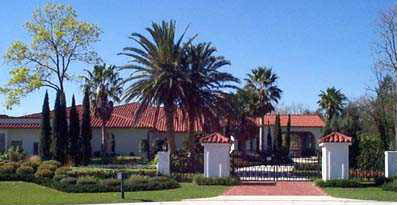 1720 Sky Hawk, Hangar Home
