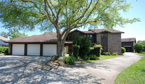 1792 Mitchell Court, Spruce Creek Hangar Home