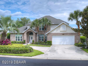 1856 Seclusion Drive, Hangar Home in Spruce Creek