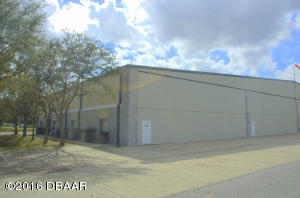 191 Cessna Blvd., Commercial Hangar in Spruce Creek