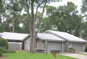 1911 Goldenrod Way, Condo in Spruce Creek Golf Villas