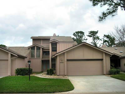 2002 Teakwood Lane, Woodside Condo