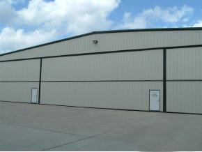 212 Cessna Blvd. #17, Commercial Hangar