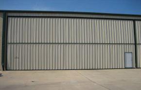 212 Cessna Blvd. #5, Commercial Hangar