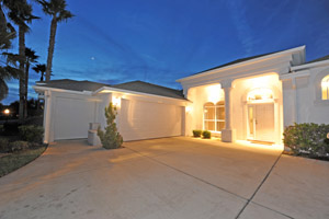 3135 Waterway, Waterfront Pool Home in Spruce Creek Fly-In